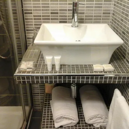 Lakkios Charming And