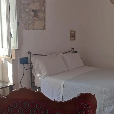 Lakkios Charming And Bed & Breakfast