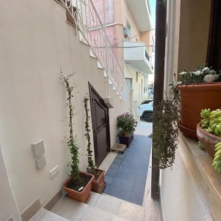 Lakkios Charming And 锡拉库扎