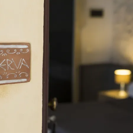 Lakkios Charming And 4*