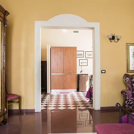 Lakkios Charming And 锡拉库扎