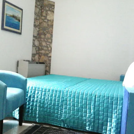 Lakkios Charming And 4*