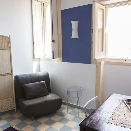 Lakkios Charming And 4*