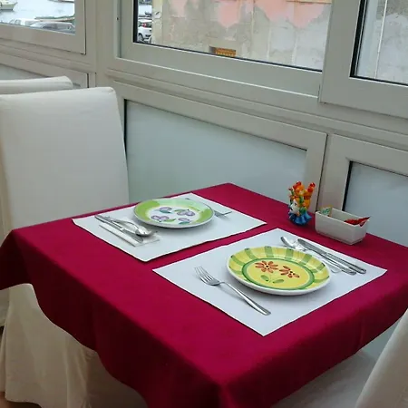 Lakkios Charming And 4*