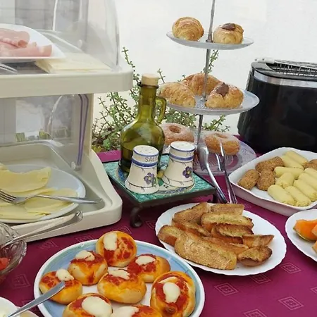 Lakkios Charming And Bed & Breakfast 3*