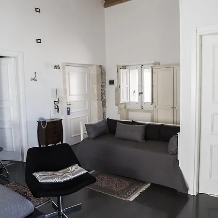 Lakkios Charming And Bed & Breakfast